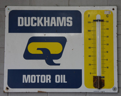 Duckhams sign