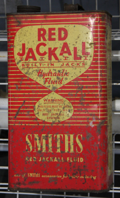 Red Jackall can